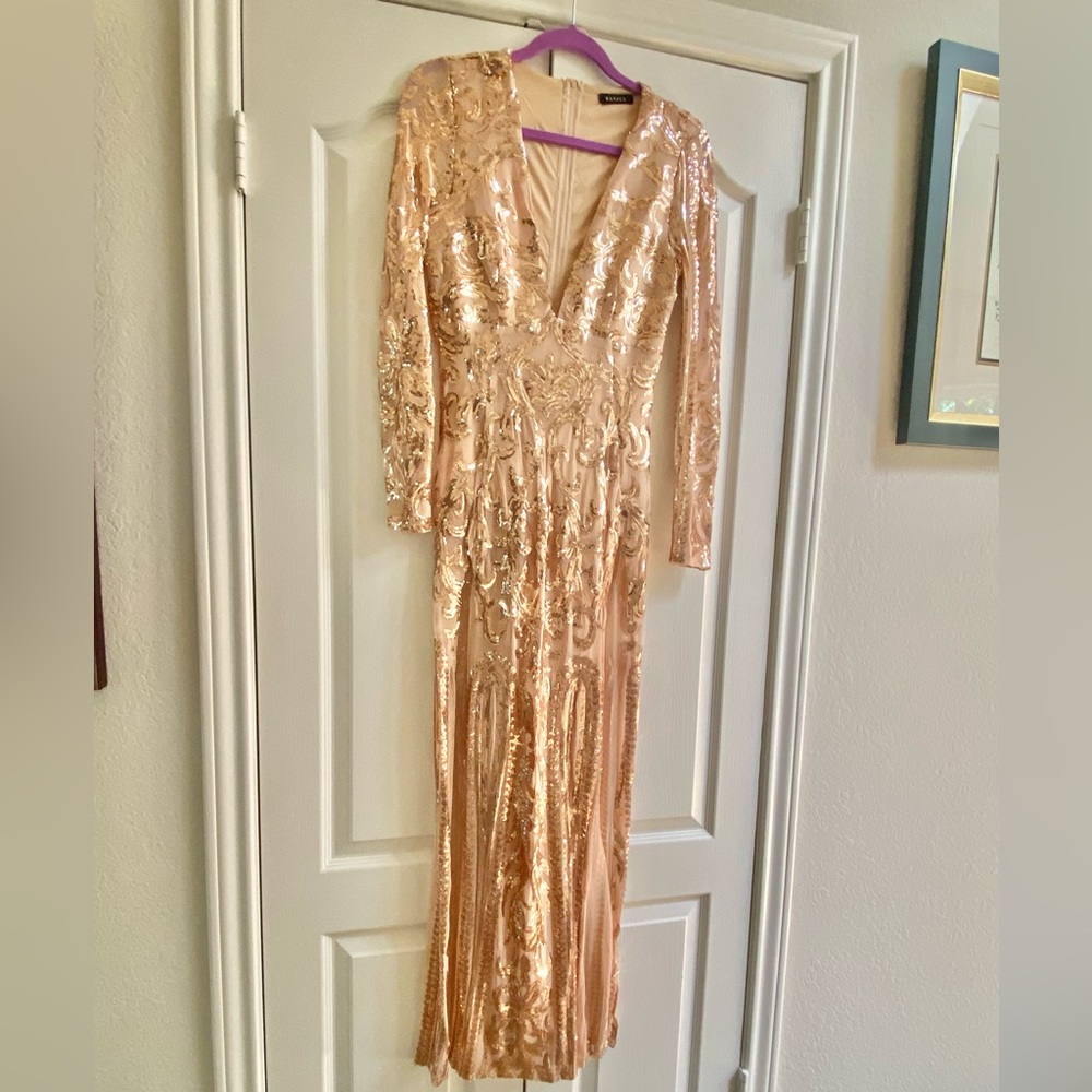 Elegant sexy dress - bought Downtown Fashion District. Worn once.♥️